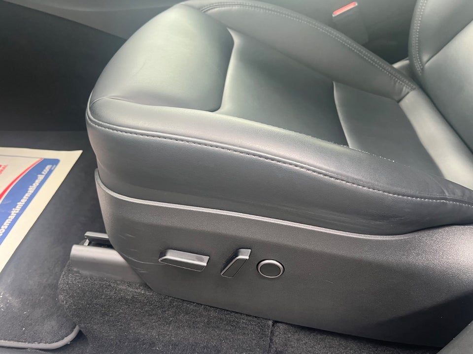 Tesla Model Y Long Range AWD 5d