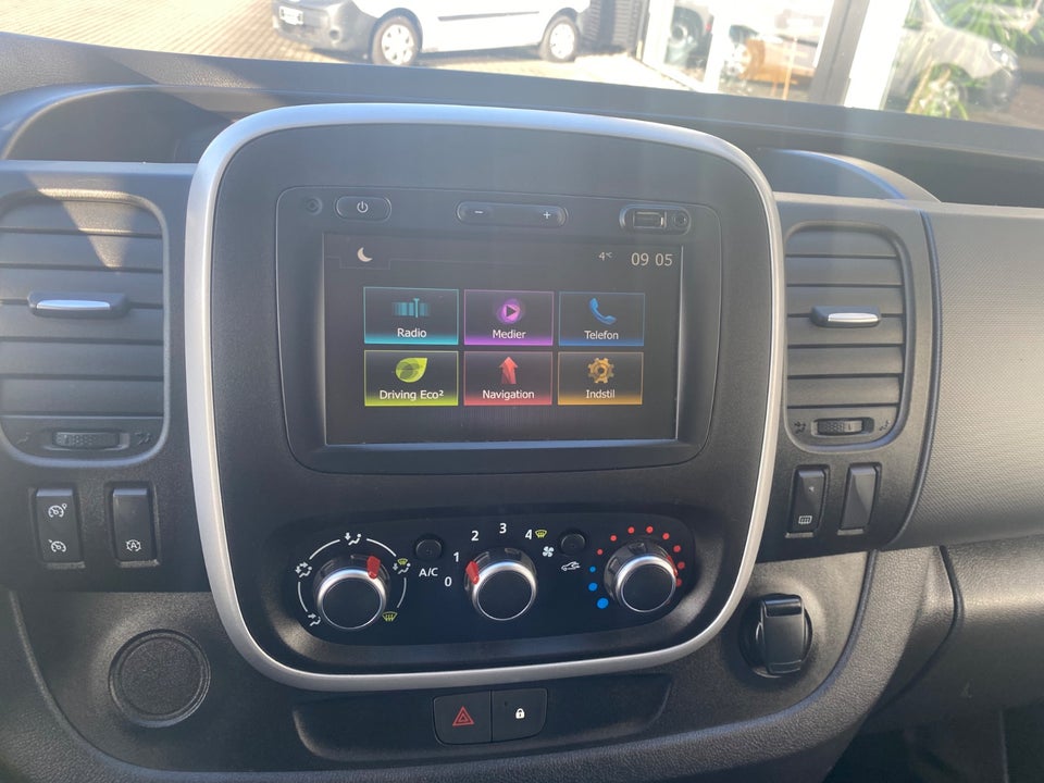 Renault Trafic T29 2,0 dCi 120 L2H1