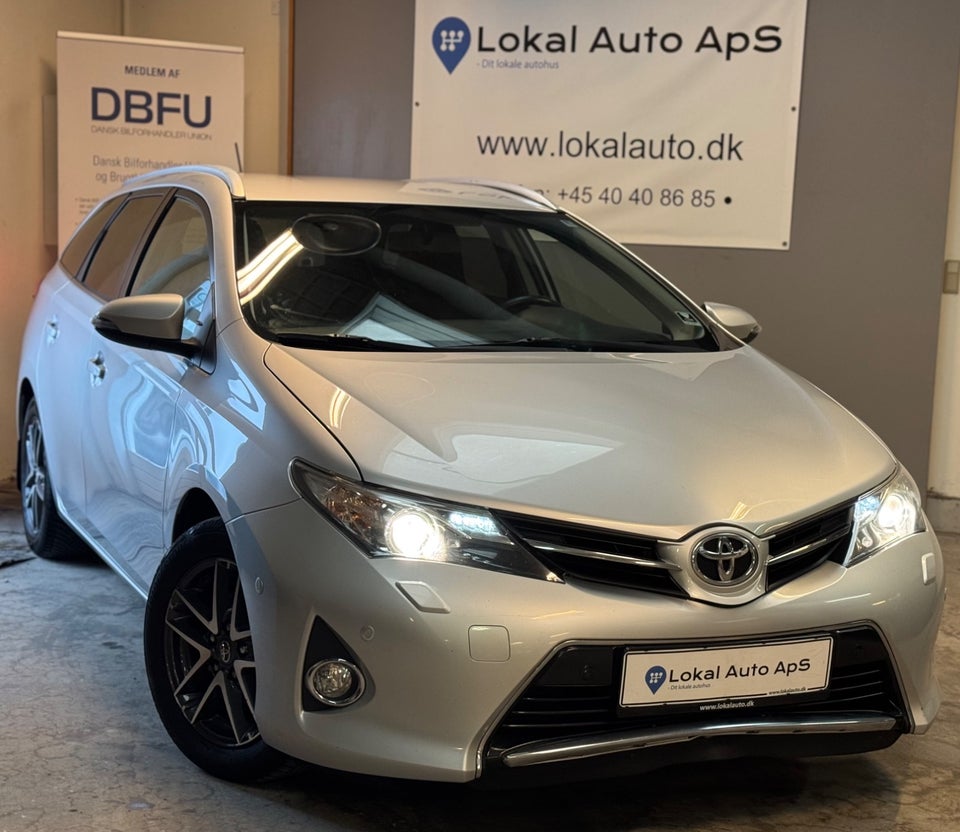 Toyota Auris 1,6 T2 Premium 5d