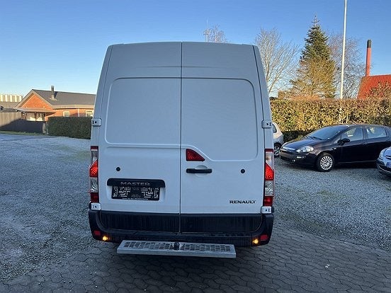 Renault Master III T35 2,3 dCi 145 L2H2 Kassevogn