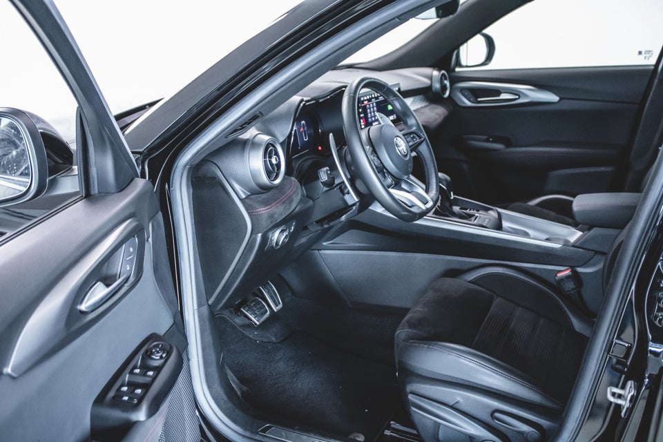 Alfa Romeo Tonale 1,3 PHEV Veloce aut. Q4 5d