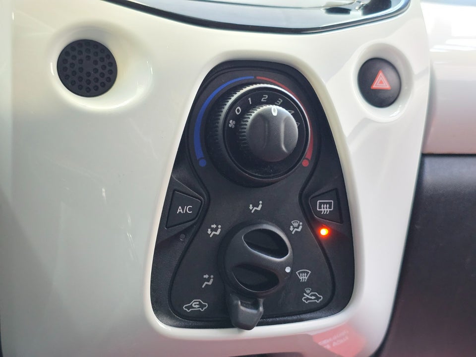 Toyota Aygo 1,0 VVT-i x-pression 5d