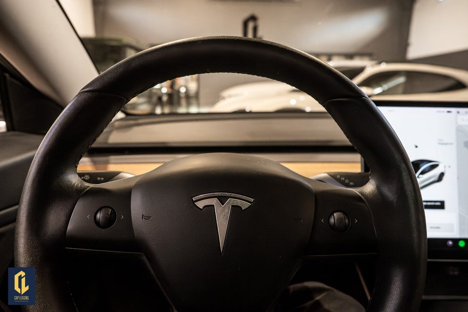 Tesla Model 3 Long Range AWD 4d