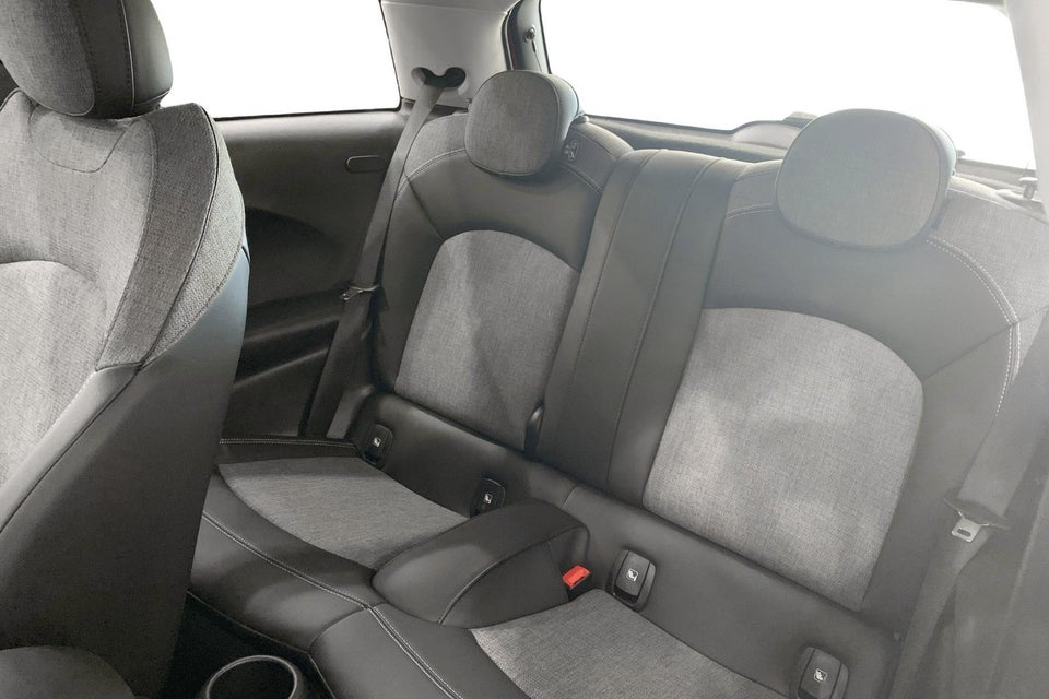 MINI Cooper SE Essential 3d