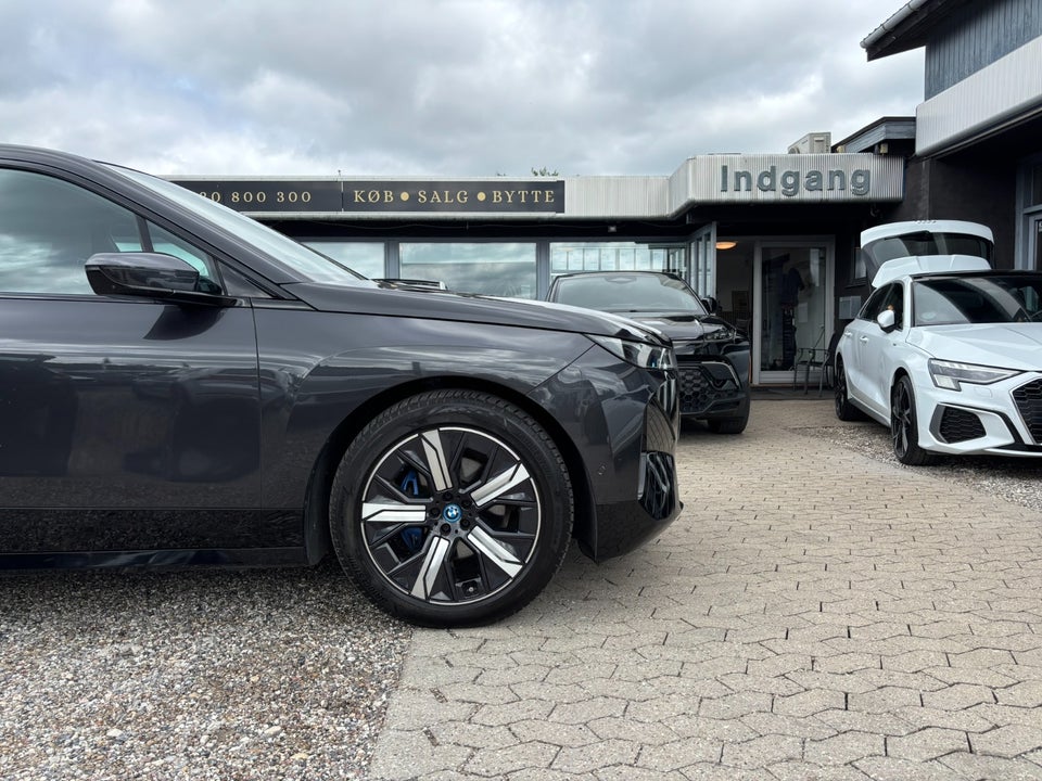 BMW iX xDrive40 Fully Charged 5d