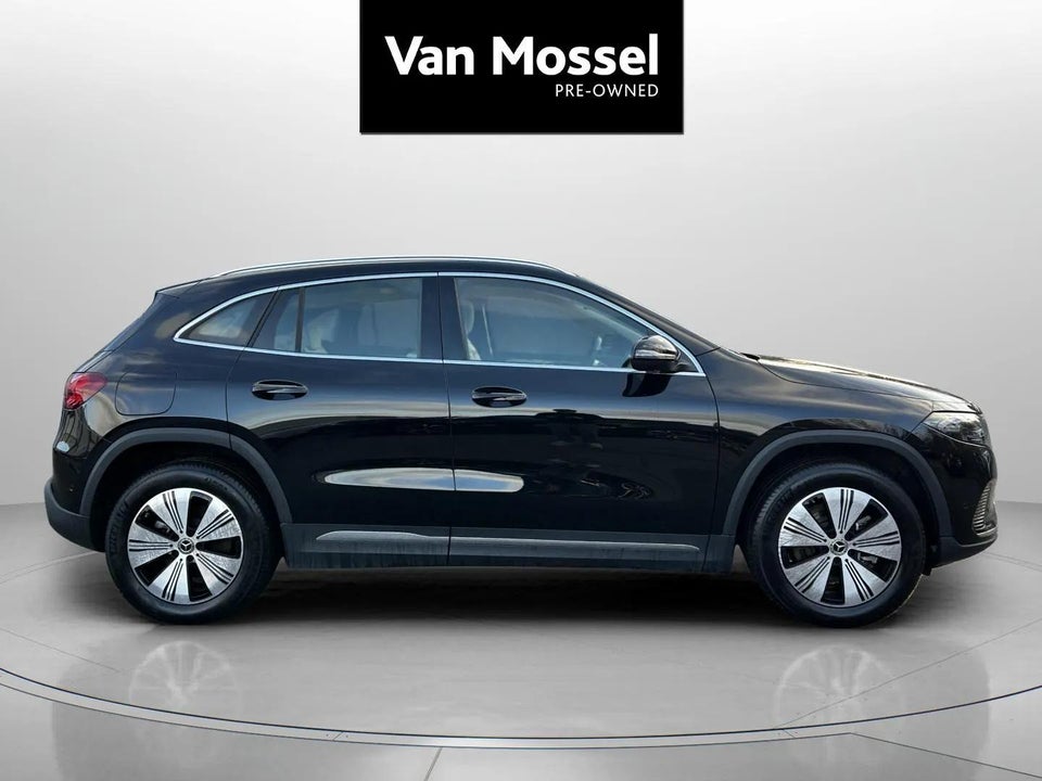 Mercedes EQA300 Progressive 4Matic 5d