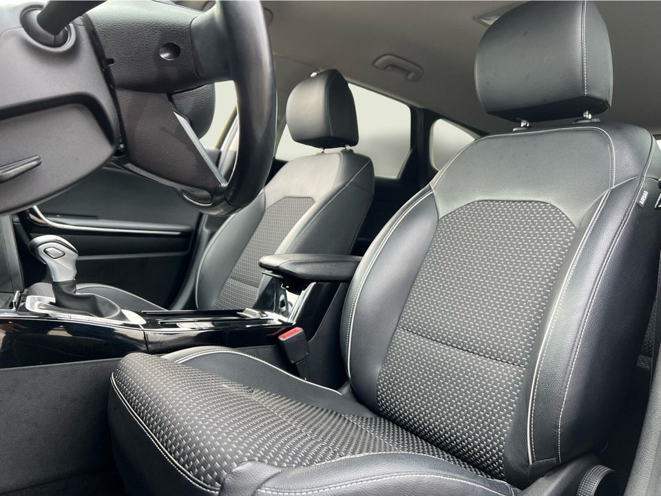 Kia Ceed 1,6 PHEV Upgrade Intro SW DCT 5d