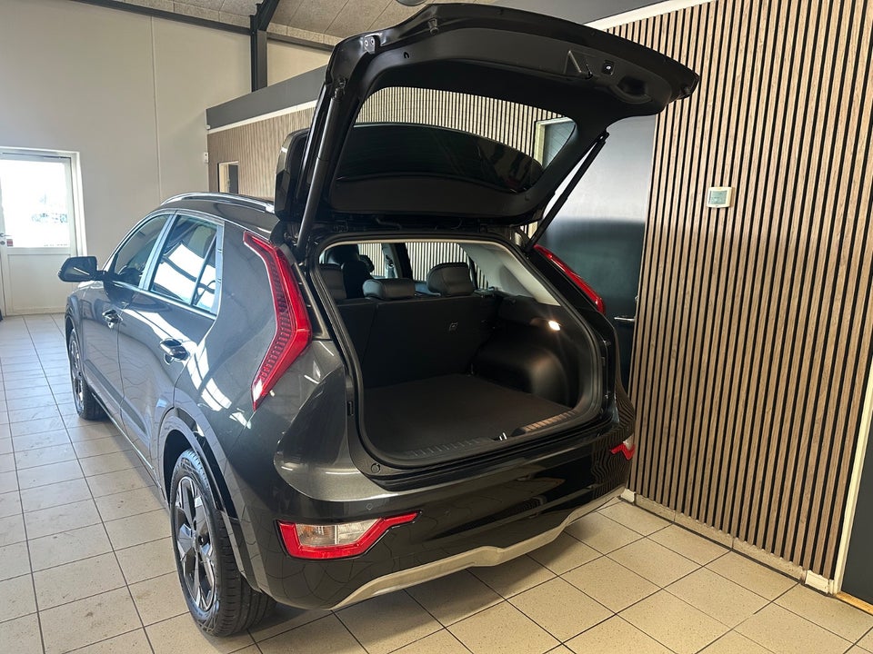 Kia Niro 64 EV Premium 5d