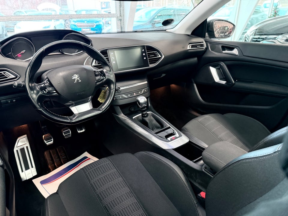 Peugeot 308 1,6 BlueHDi 120 Allure Sky SW 5d