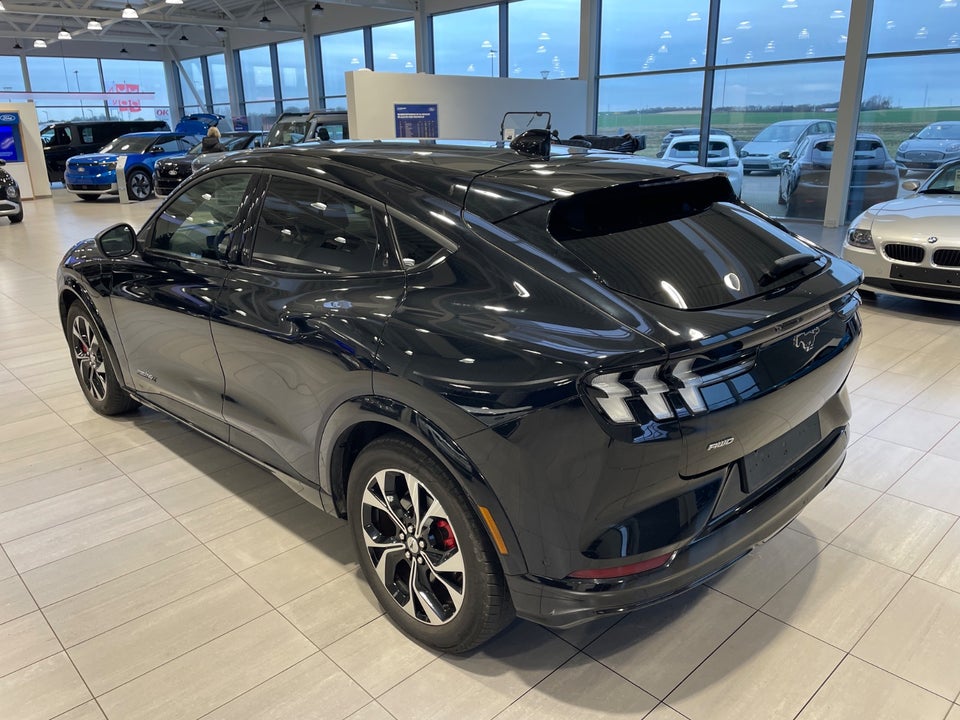 Ford Mustang Mach-E 98 Premium Extended Range AWD 5d