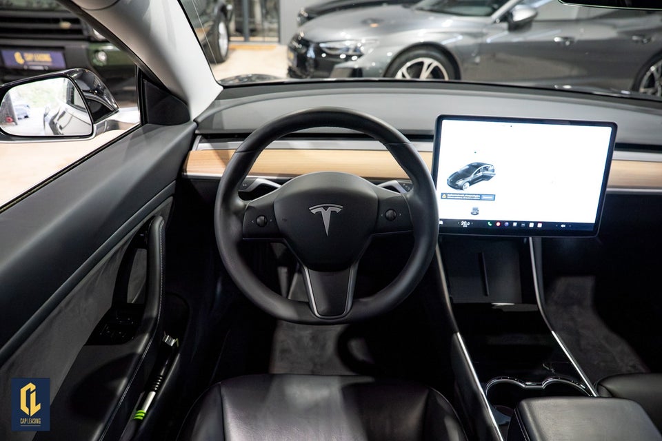 Tesla Model 3 Long Range AWD 4d