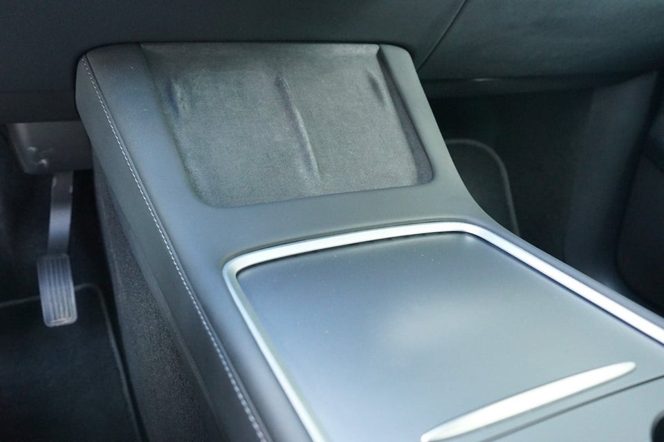 Tesla Model Y Long Range AWD 5d