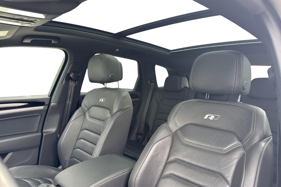 VW Touareg 3,0 TSi 340 R-line aut. 4Motion 5d