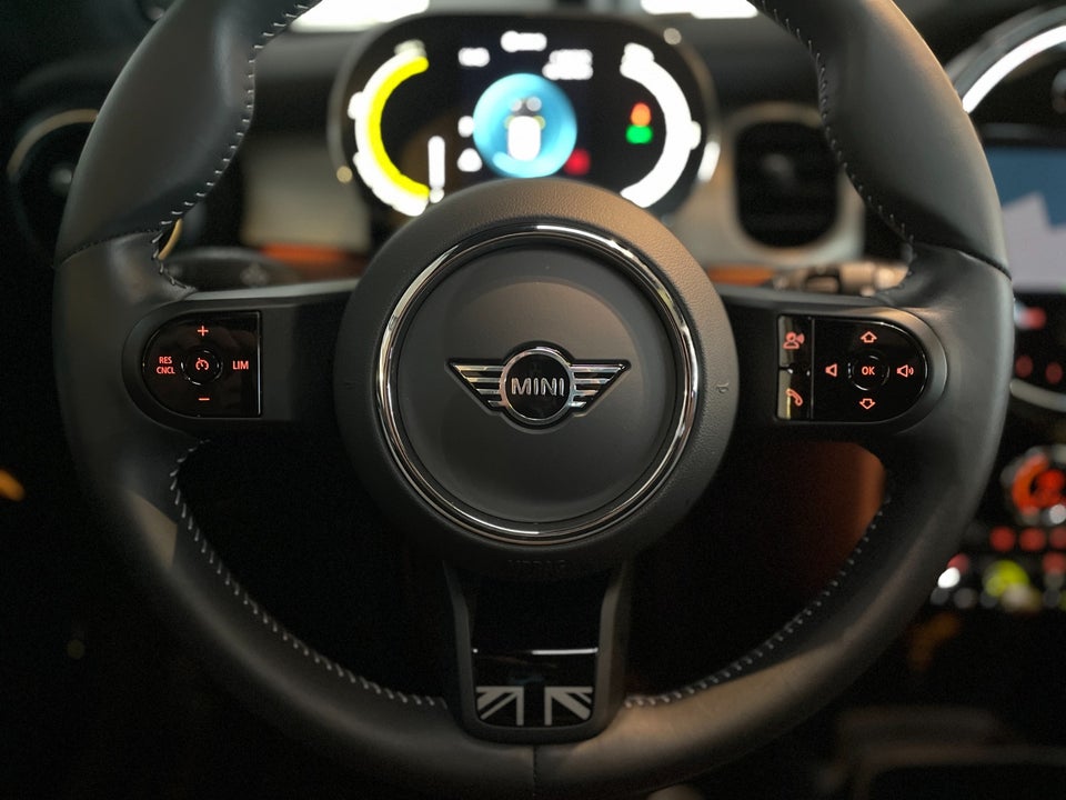 MINI Cooper SE Maximise 3d