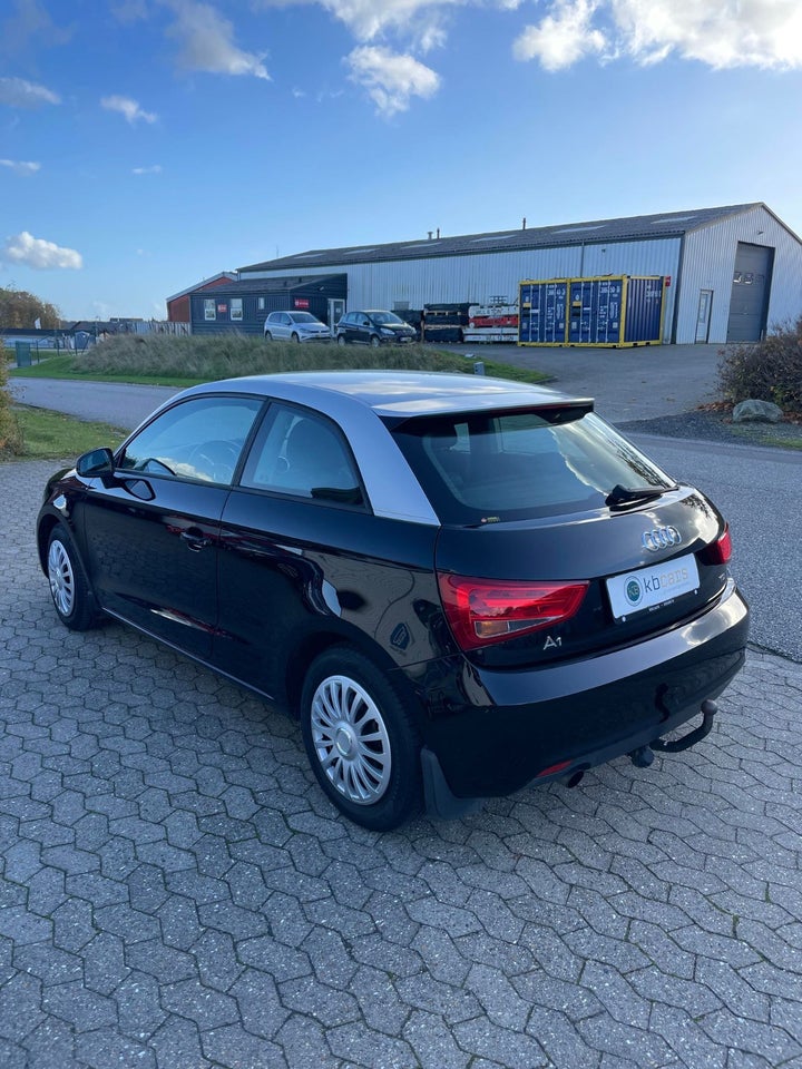 Audi A1 1,6 TDi 90 Ambition 3d