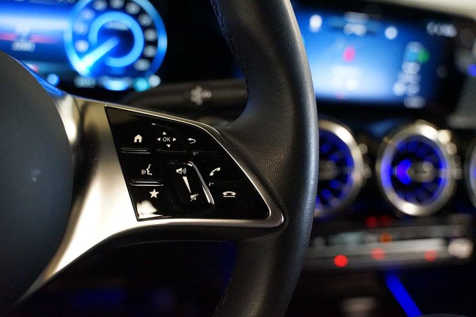 Mercedes EQB300 Progressive 4Matic 5d