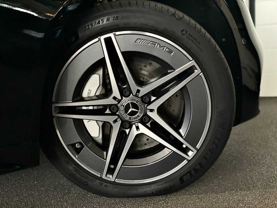 Mercedes C300 e 2,0 AMG Line stc. aut. 5d