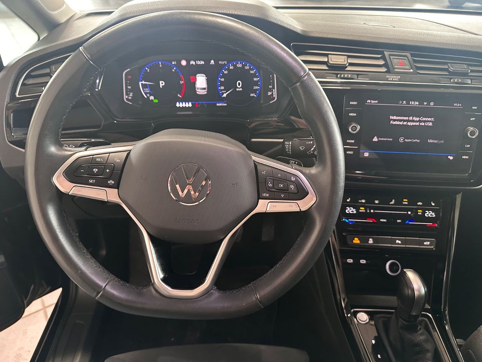 VW Touran 2,0 TDi 150 Highline DSG Van 5d