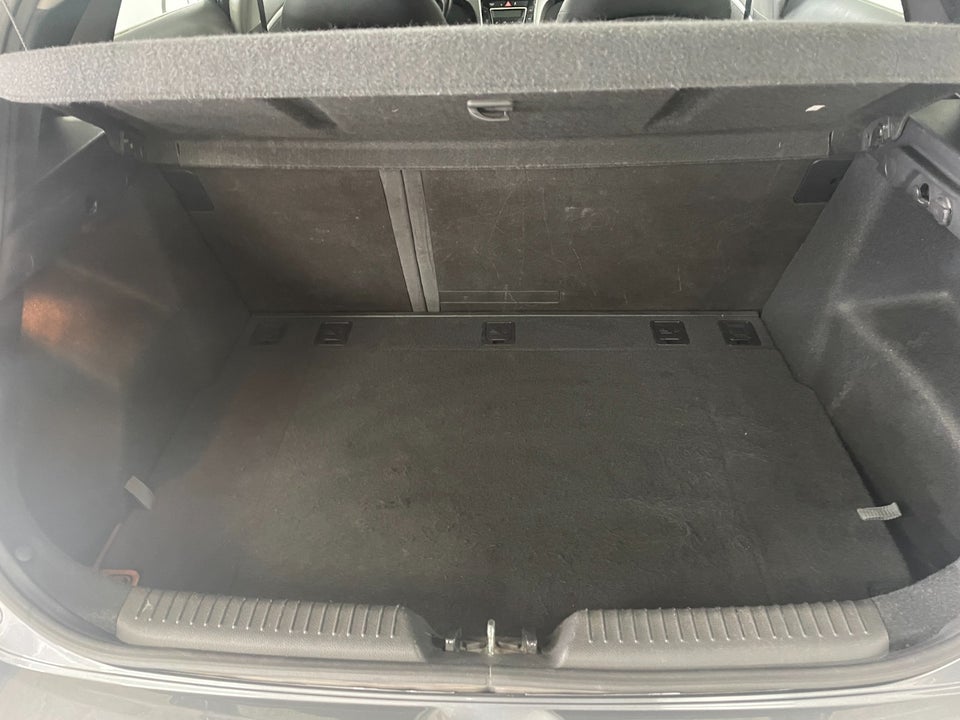 Hyundai i30 1,6 GDi Premium 5d