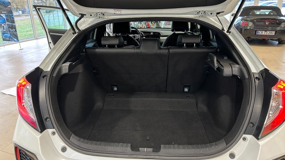 Honda Civic 1,0 VTEC Turbo Elegance CVT 5d