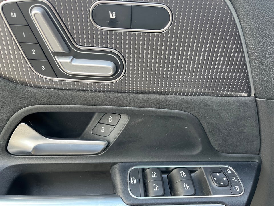 Mercedes EQB300 AMG Line 4Matic 5d