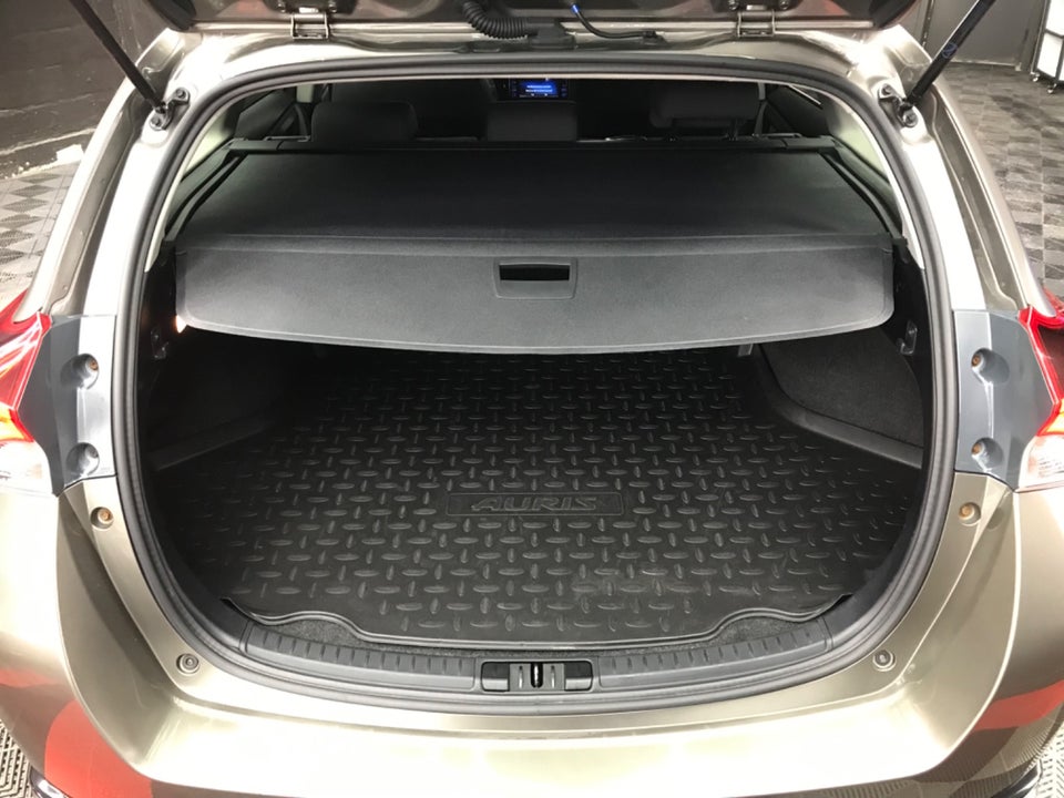 Toyota Auris 1,8 Hybrid H2 Style Touring Sports CVT 5d