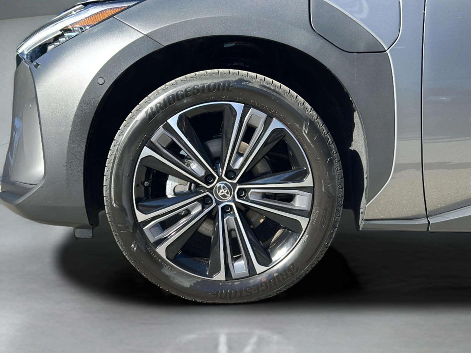 Toyota bZ4X Executive AWD 5d