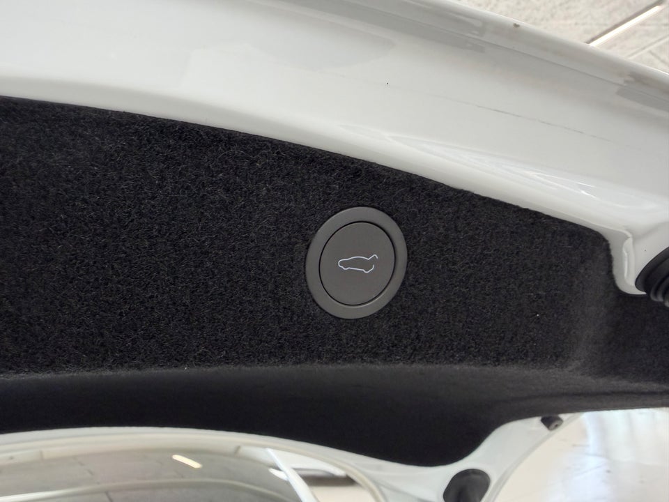 Tesla Model 3 RWD 4d