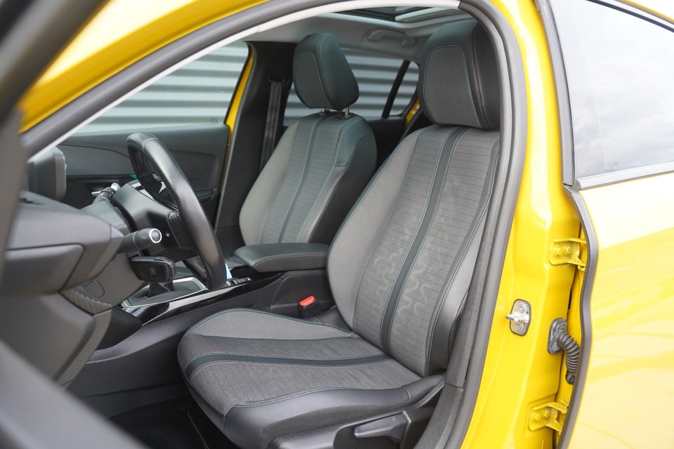 Peugeot 208 1,2 PureTech 100 Allure Sky 5d