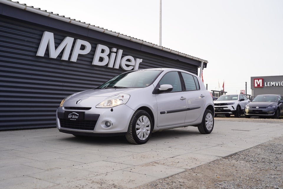 Renault Clio III 1,2 16V Authentique 5d