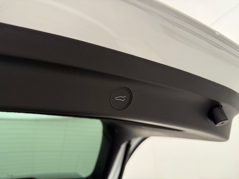 Tesla Model Y RWD 5d