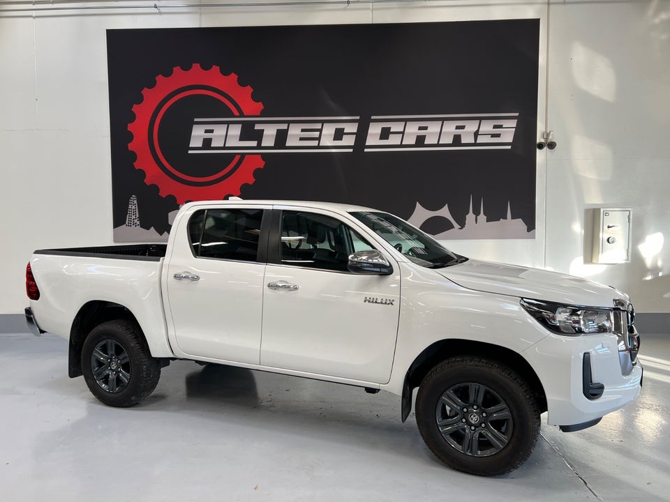 Toyota HiLux 2,4 D T3 Db.Kab 4d