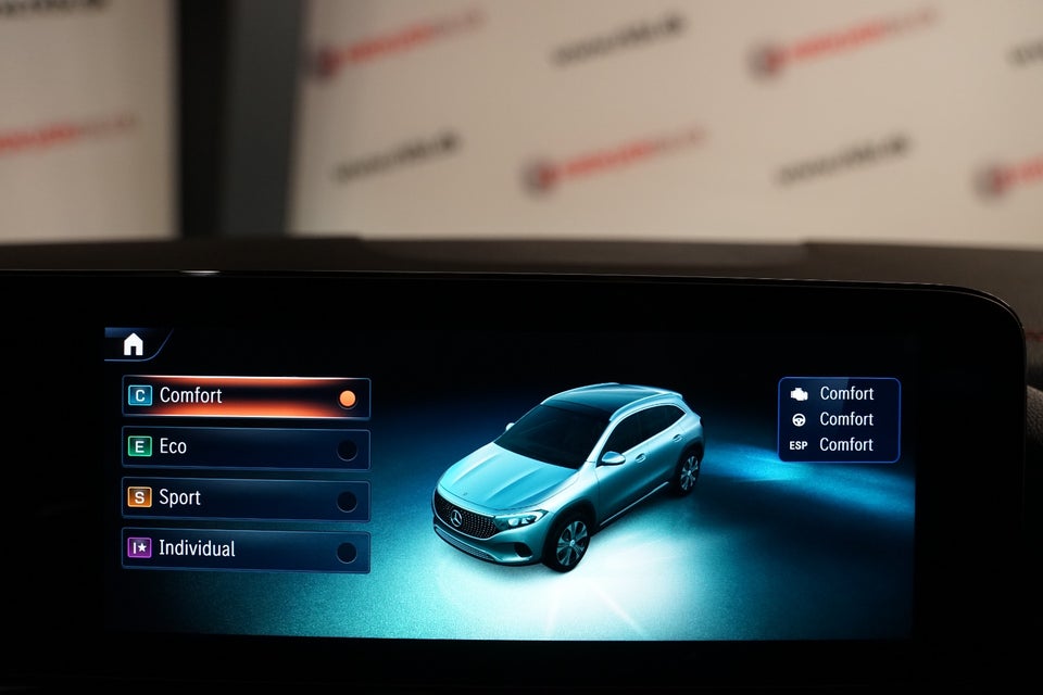 Mercedes EQA300 AMG Line 4Matic 5d