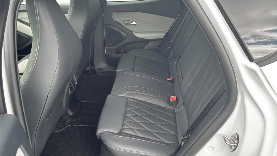 Ford Capri 82 Premium Extended Range 5d