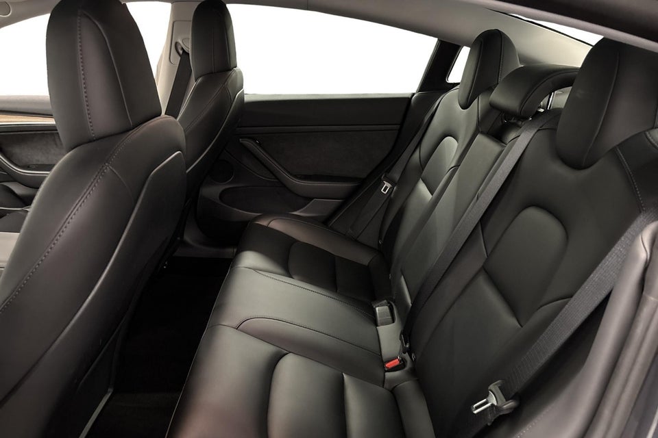 Tesla Model 3 Long Range AWD 4d