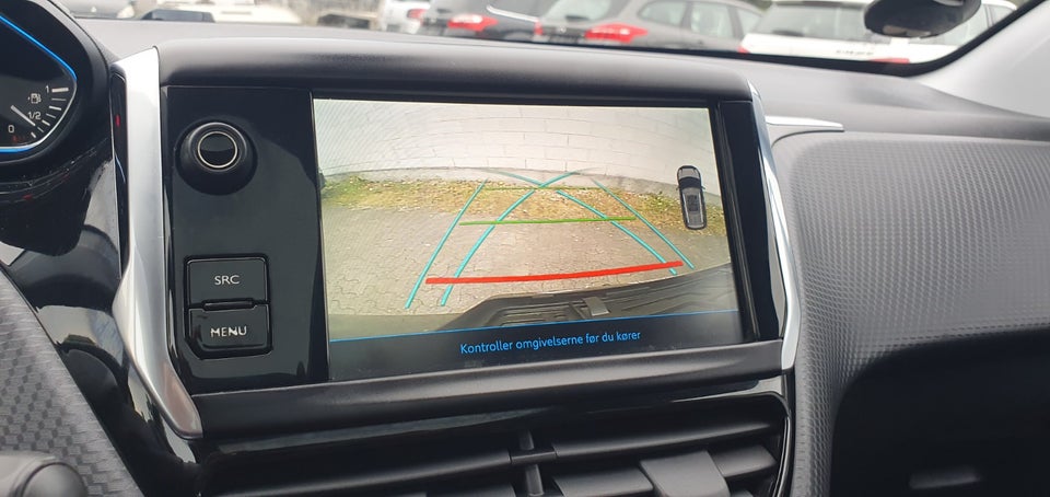 Peugeot 2008 1,2 PureTech 130 Selection Sky 5d