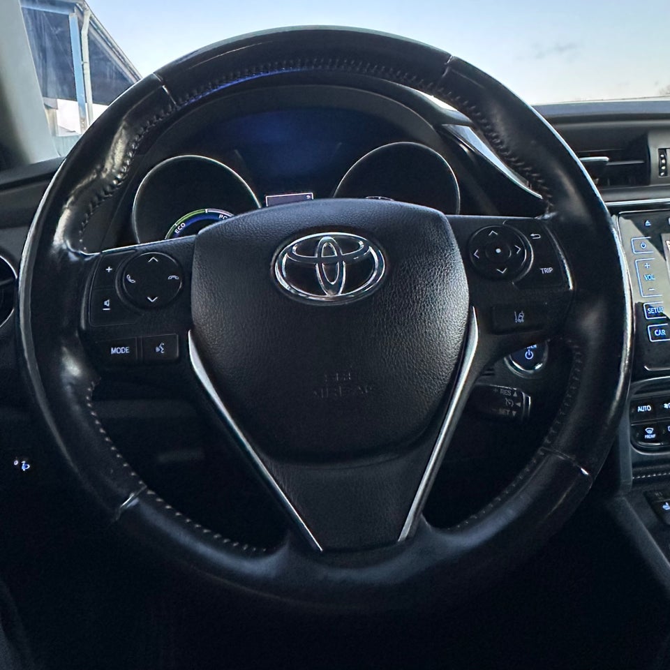 Toyota Auris 1,8 Hybrid H2 Premium Comfort CVT 5d