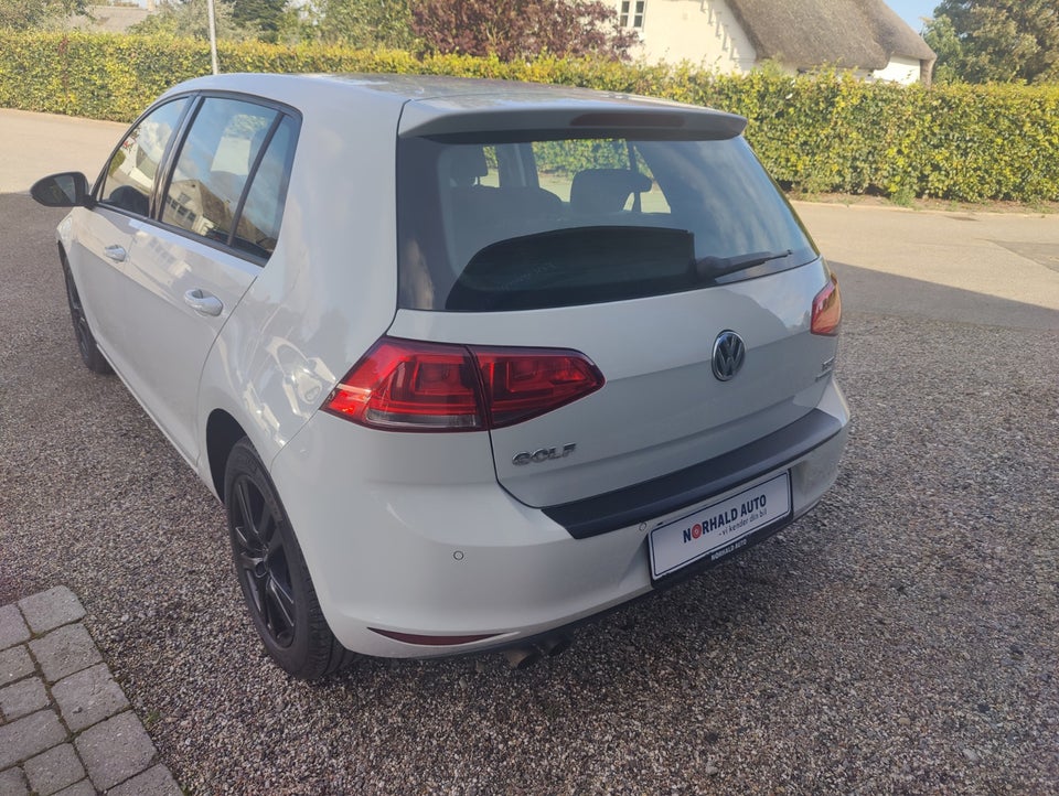 VW Golf VII 1,4 TSi 122 Life BMT 5d