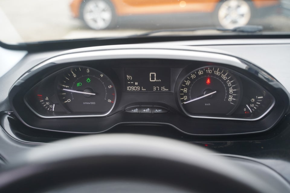 Peugeot 208 1,6 BlueHDi 100 Envy 5d