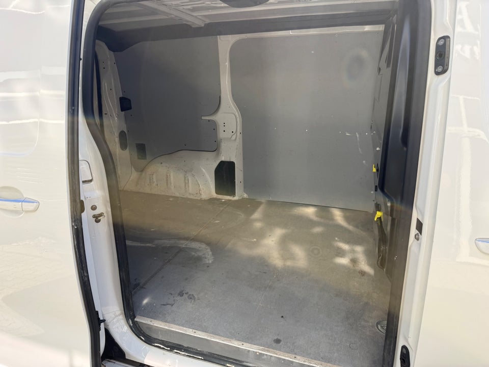 Citroën Jumpy 2,0 BlueHDi 122 L2 MasterLine EAT8