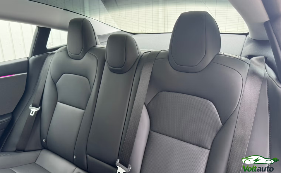 Tesla Model 3 RWD 4d