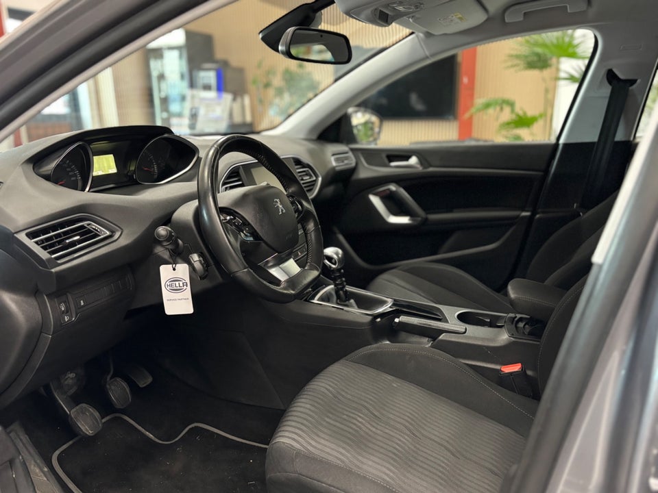 Peugeot 308 1,6 THP 125 Allure 5d