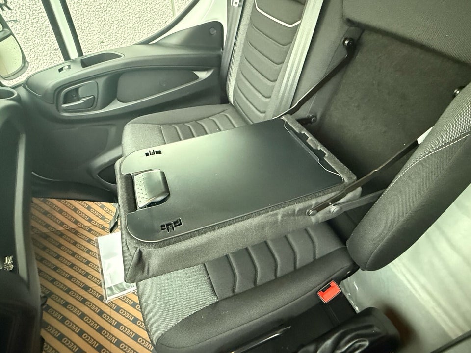 Iveco Daily 3,0 35S18 4100mm Alukasse m/lift AG8