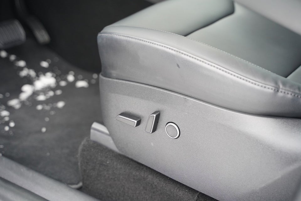 Tesla Model Y Long Range AWD 5d