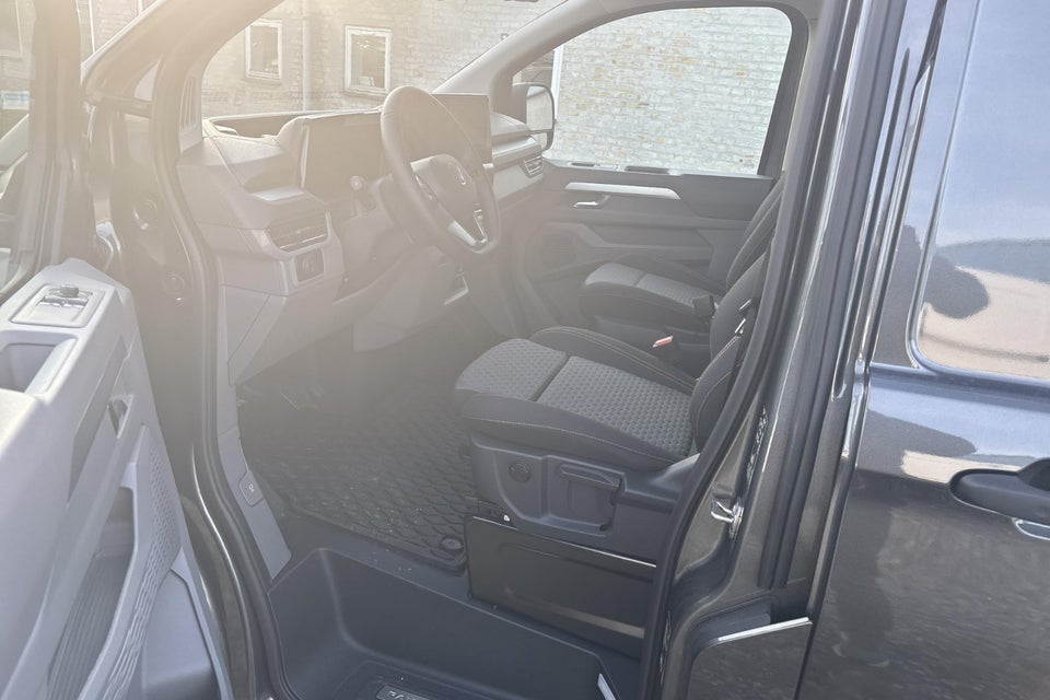 VW Transporter 2,0 TDi 110 Kassevogn lang