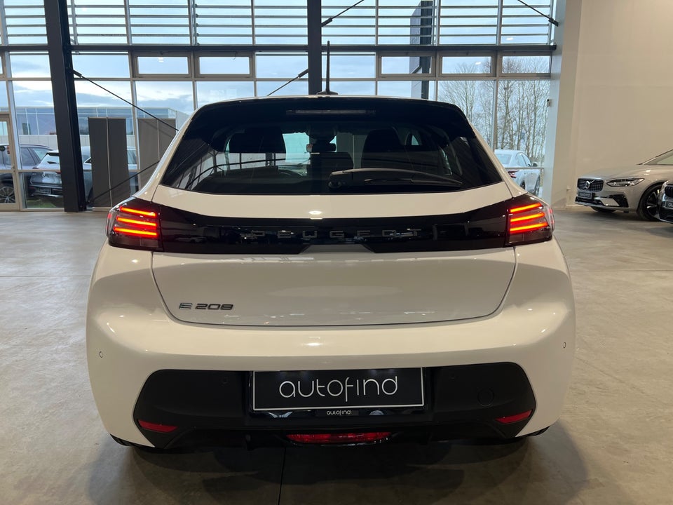 Peugeot e-208 50 Style 5d
