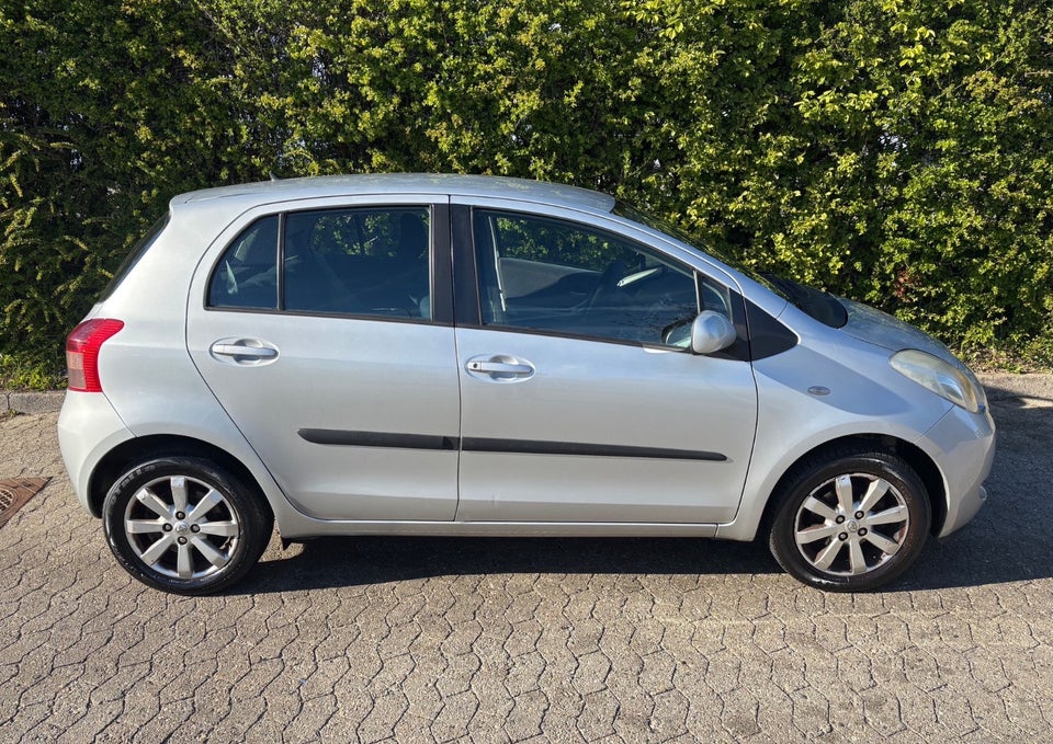 Toyota Yaris 1,3 Luna M/M 5d