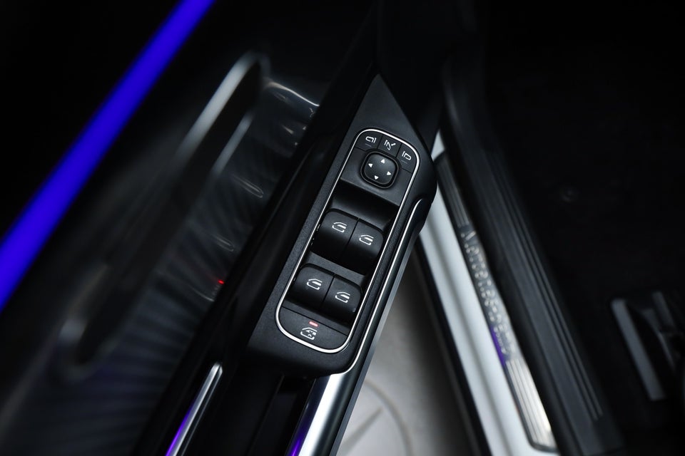 Mercedes EQB300 4Matic 7prs 5d