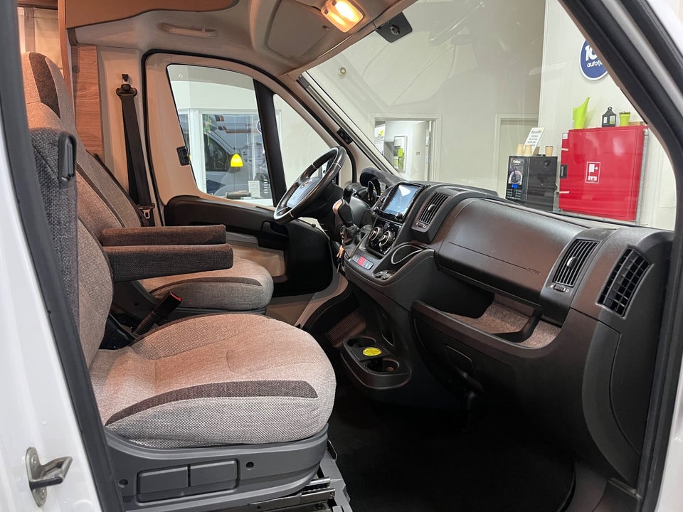 Fiat Knaus 2,3 650MF Live Wave aut. 2d