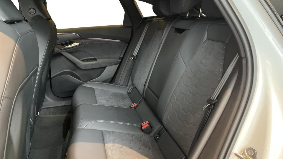 Audi A6 e-tron S-line plus Sportback 5d